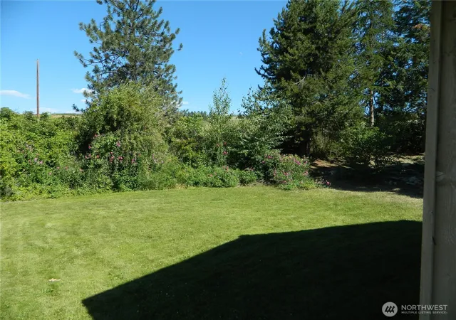 Photo 3 of Single family home for sale at 16 Orchard Loop S, Tonasket, WA 98855 | MLS# NWM2544034 | Listing updated on 2026-09-22