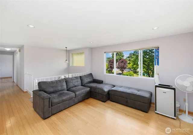 Photo 3 of Single family home for sale at 31229 10th Avenue S, Federal Way, WA 98003 | MLS# NWM2544047 | Listing updated on 2026-09-22