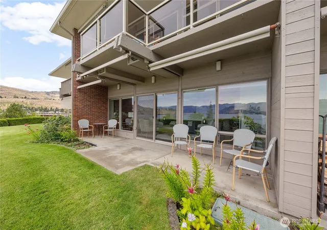 Photo 3 of Condo for sale at 301 S 3rd Street #3, Chelan, WA 98816 | MLS# NWM2544049 | Listing updated on 2026-09-22
