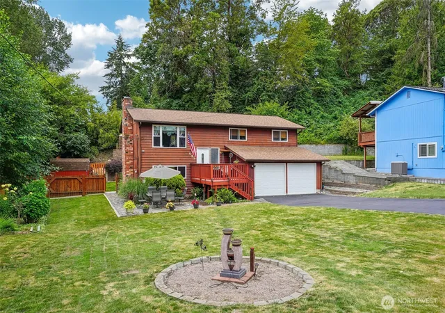 Photo 3 of Sale Pending at 553 S 111th Street, Seattle, WA 98168 | MLS# NWM2544063 | Listing updated on 2026-09-25