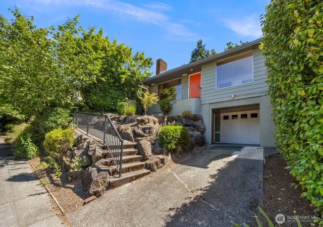 Photo 1 of Single family home for sale at 5508 31st Avenue Ne, Seattle, WA 98105 | MLS# NWM2544104 | Listing updated on 2026-09-22