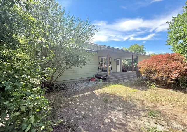 Photo 3 of Single family home for sale at 2050 James Ave, Okanogan, WA 98840 | MLS# NWM2544118 | Listing updated on 2026-09-22