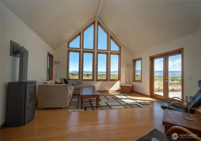 Photo 4 of Single family home for sale at 4405 Cove Rd, Ellensburg, WA 98926 | MLS# NWM2544125 | Listing updated on 2026-09-22
