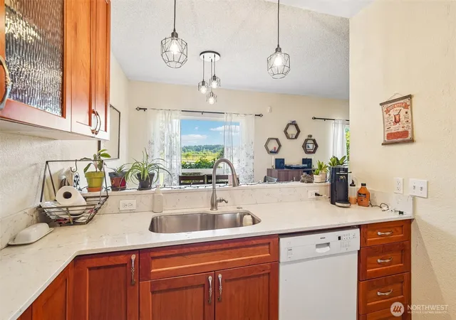 Photo 3 of Condo for sale at 23301 Lakeview Dr #A101, Mountlake Terrace, WA 98043 | MLS# NWM2544153 | Listing updated on 2026-10-07