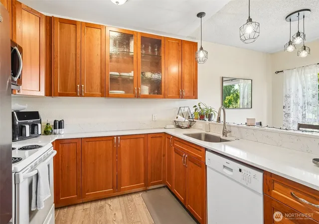 Condo for sale at 23301 Lakeview Dr #A101, Mountlake Terrace, WA 98043 | MLS# NWM2544153