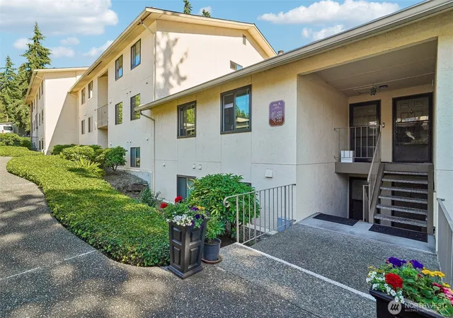 Photo 2 of Condo for sale at 23301 Lakeview Dr #A101, Mountlake Terrace, WA 98043 | MLS# NWM2544153 | Listing updated on 2026-09-28