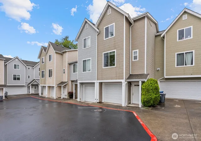 Photo 1 of Townhouse for sale at 25220 104th Avenue Se #9, Kent, WA 98030 | MLS# NWM2544158 | Listing updated on 2026-09-25