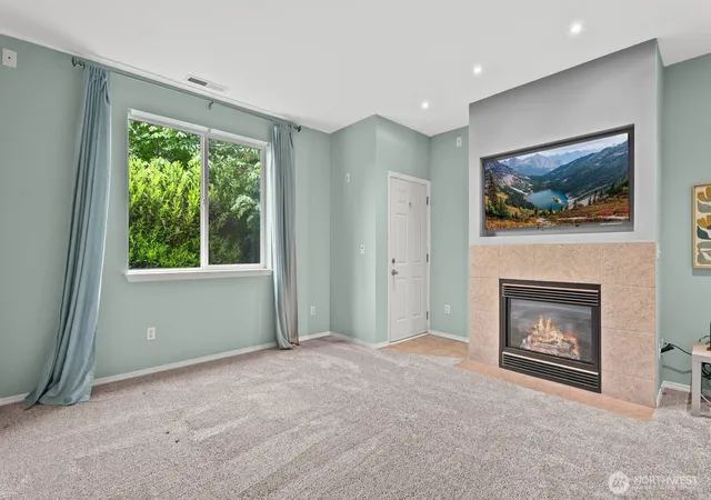 Photo 3 of Townhouse for sale at 25220 104th Avenue Se #9, Kent, WA 98030 | MLS# NWM2544158 | Listing updated on 2026-09-25