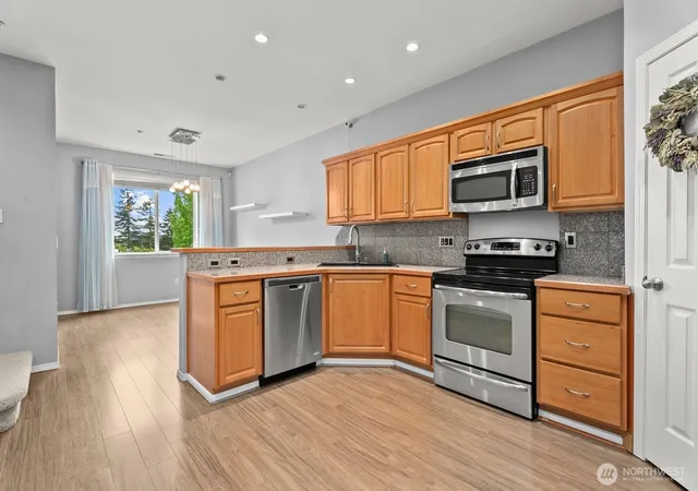Photo 4 of Townhouse for sale at 25220 104th Avenue SE #9, Kent, WA 98030 | MLS# NWM2544158 | Listing updated on 2026-09-25