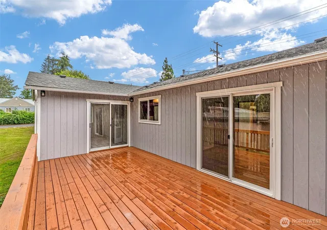 Photo 3 of Single family home for sale at 175 Jacobson Rd, Cathlamet, WA 98612 | MLS# NWM2544190 | Listing updated on 2026-09-22