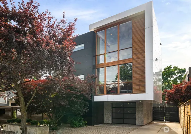 Photo 1 of Single family home for sale at 209 12th Avenue E, Seattle, WA 98102 | MLS# NWM2544229 | Listing updated on 2026-09-22