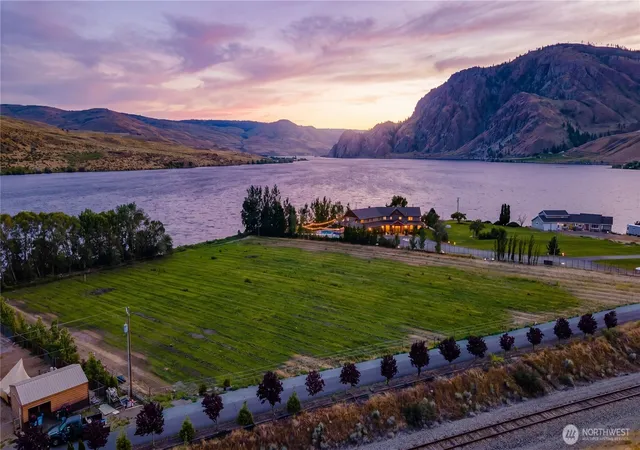 Photo 3 of Land for sale at 2 Stennes Dr, Pateros, WA 98846 | MLS# NWM2544233 | Listing updated on 2026-09-22