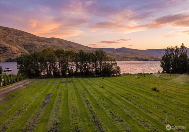 Photo 4 of Land for sale at 3 Stennes Dr, Pateros, WA 98846 | MLS# NWM2544235 | Listing updated on 2026-09-22