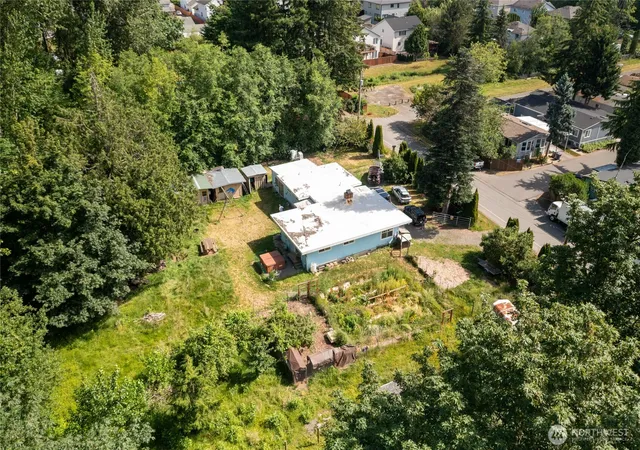 Photo 4 of Sale Pending at 14808 Larch Way, Lynnwood, WA 98087 | MLS# NWM2544244 | Listing updated on 2026-09-28