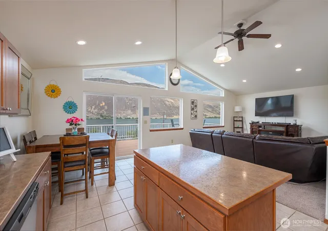 Photo 3 of Single family home for sale at 32611 Lakeshore Dr NE, Coulee City, WA 99115 | MLS# NWM2544251 | Listing updated on 2026-09-22
