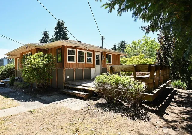 Photo 2 of Single family home for sale at 14323 12th Avenue Sw, Burien, WA 98166 | MLS# NWM2544270 | Listing updated on 2026-09-22