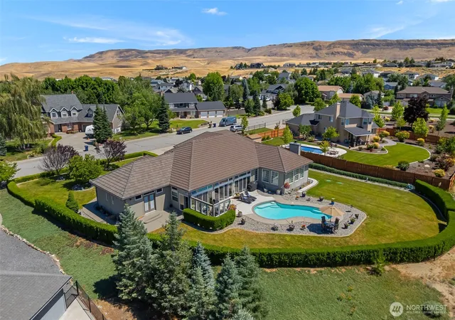 Photo 2 of Single family home for sale at 2286 Grand Ave, East Wenatchee, WA 98802 | MLS# NWM2544344 | Listing updated on 2026-09-30