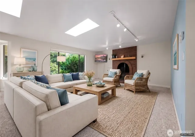 Photo 3 of Single family home for sale at 1781 Ne 11th Avenue, Oak Harbor, WA 98277 | MLS# NWM2544346 | Listing updated on 2026-09-26