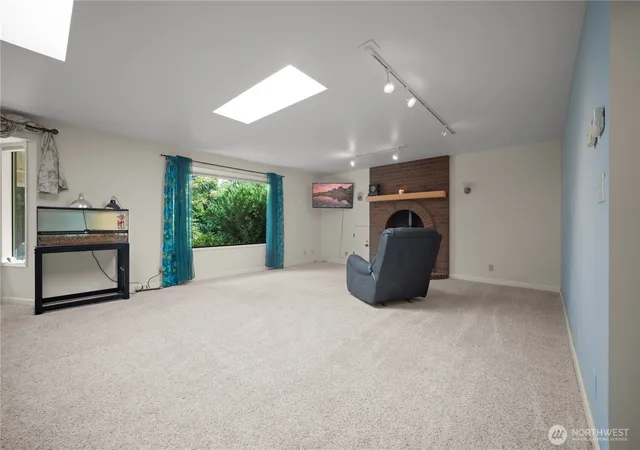 Photo 3 of Single family home for sale at 1781 NE 11th Avenue, Oak Harbor, WA 98277 | MLS# NWM2544346 | Listing updated on 2026-09-26