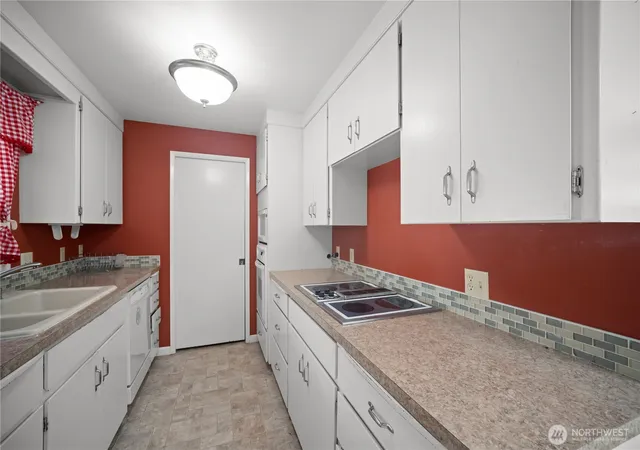 Photo 4 of Single family home for sale at 1781 NE 11th Avenue, Oak Harbor, WA 98277 | MLS# NWM2544346 | Listing updated on 2026-09-26