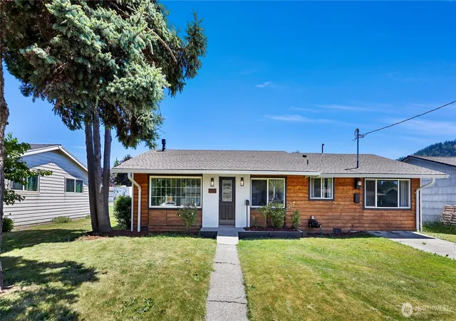 Photo 1 of Sale Pending at 1700 S 15th Street, Mount Vernon, WA 98274 | MLS# NWM2544354 | Listing updated on 2026-08-20