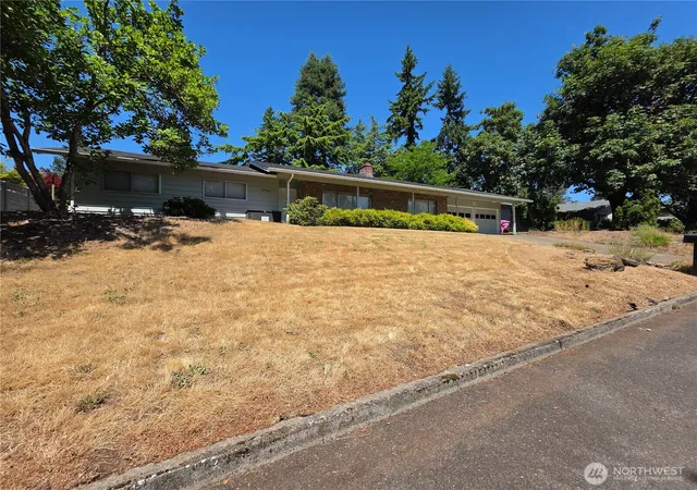 Photo 3 of Single family home for sale at 10016 Se 11th Street, Vancouver, WA 98664 | MLS# NWM2544363 | Listing updated on 2026-10-01