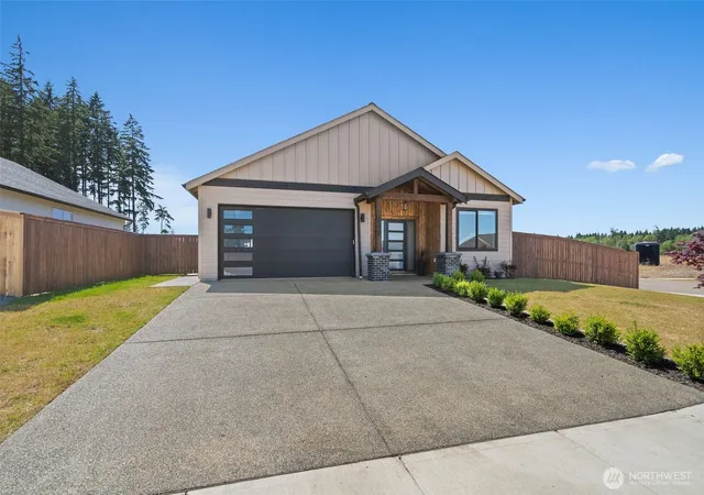 Photo 2 of Single family home for sale at 649 Prominence St, Winlock, WA 98596 | MLS# NWM2544381 | Listing updated on 2026-09-29