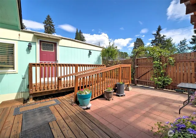 Photo 2 of Manufactured home for sale at 302 E Oak St, Shelton, WA 98584 | MLS# NWM2544389 | Listing updated on 2026-10-02