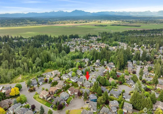 Photo 3 of Single family home for sale at 4714 118th Place Se, Everett, WA 98208 | MLS# NWM2544397 | Listing updated on 2026-10-01