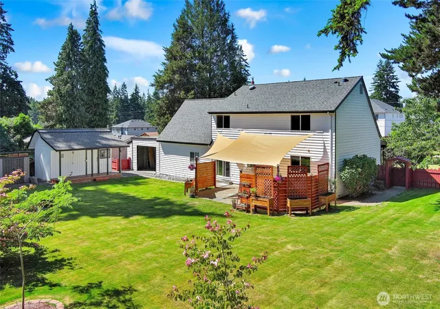 Photo 3 of Sale Pending at 122 Bellflower Rd, Bothell, WA 98012 | MLS# NWM2544441 | Listing updated on 2026-10-01