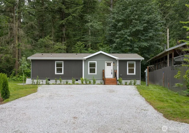 Photo 1 of Manufactured home for sale at 8528 Juniper Pl, Maple Falls, WA 98266 | MLS# NWM2544442 | Listing updated on 2026-10-01