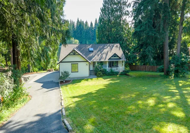 Photo 2 of Single family home for sale at 1010 W Stanley St, Granite Falls, WA 98252 | MLS# NWM2544444 | Listing updated on 2026-10-02