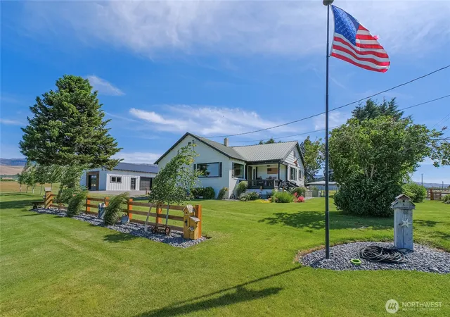 Photo 1 of Single family home for sale at 2735 4th Street, East Wenatchee, WA 98802 | MLS# NWM2544457 | Listing updated on 2026-09-22