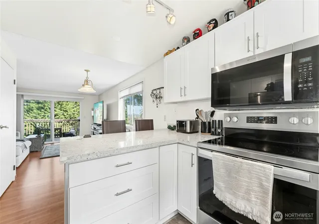 Photo 4 of House for sale at 5113 S 4th Avenue, Everett, WA 98203 | MLS# NWM2544459 | Listing updated on 2026-10-02