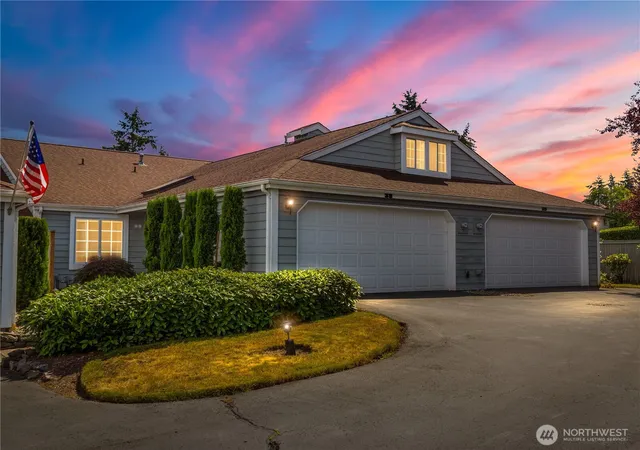 Photo 2 of Condo for sale at 6020 N Highlands Pkwy #38E, Tacoma, WA 98406 | MLS# NWM2544473 | Listing updated on 2026-09-22