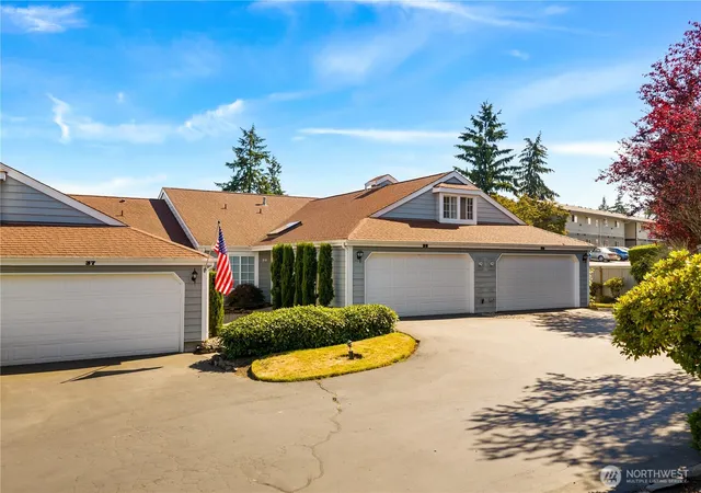Photo 3 of Condo for sale at 6020 N Highlands Pkwy #38E, Tacoma, WA 98406 | MLS# NWM2544473 | Listing updated on 2026-09-22