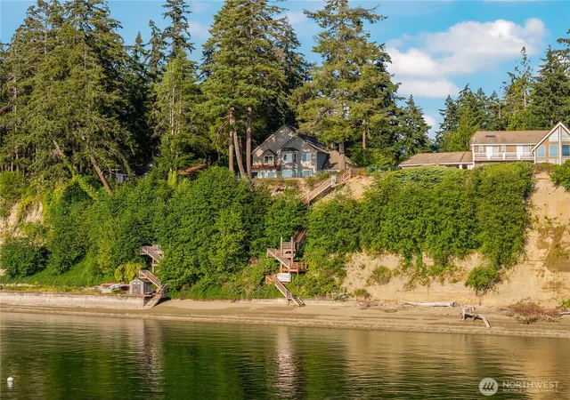 Photo 3 of Sale Pending at 2648 Fishtrap Rd NE, Olympia, WA 98506 | MLS# NWM2544482 | Listing updated on 2026-09-25