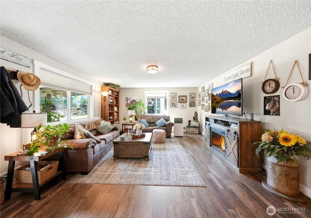Photo 4 of Single family home for sale at 7229 65th Avenue SE, Snohomish, WA 98290 | MLS# NWM2544504 | Listing updated on 2026-10-01