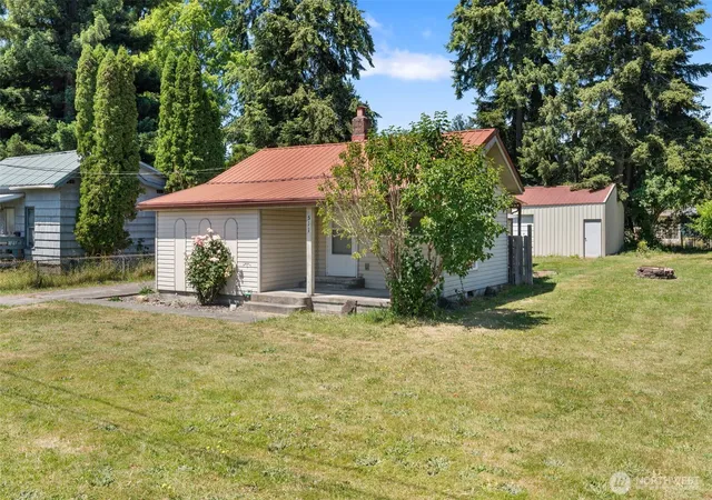 Photo 4 of Sale Pending at 511 West 7th St, Centralia, WA 98531 | MLS# NWM2544513 | Listing updated on 2026-09-30