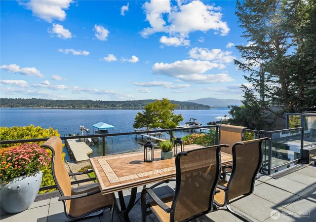 Photo 3 of Single family home for sale at 528 W Lake Sammamish Pkwy SE, Bellevue, WA 98008 | MLS# NWM2544530 | Listing updated on 2026-10-01