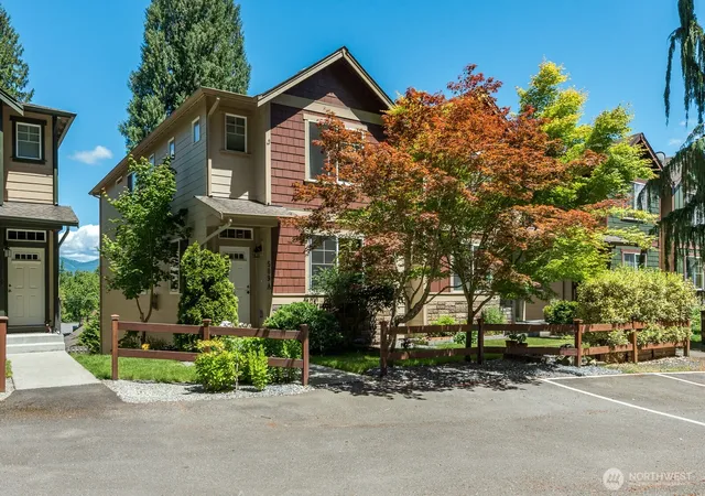 Photo 1 of Townhouse for sale at 509 E Division St #A, Arlington, WA 98223 | MLS# NWM2544555 | Listing updated on 2026-09-22