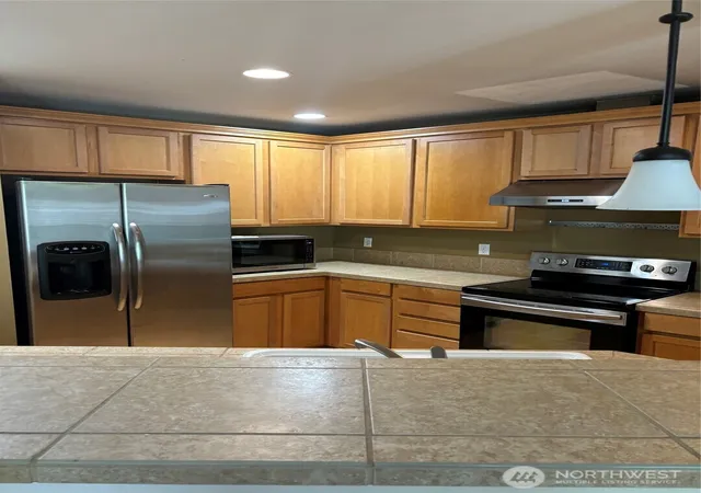 Photo 3 of Townhouse for sale at 4689 Wade St, Bellingham, WA 98226 | MLS# NWM2544562 | Listing updated on 2026-09-22