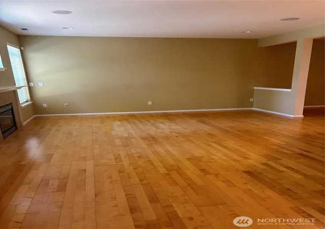 Photo 4 of Townhouse for sale at 4689 Wade St, Bellingham, WA 98226 | MLS# NWM2544562 | Listing updated on 2026-09-22