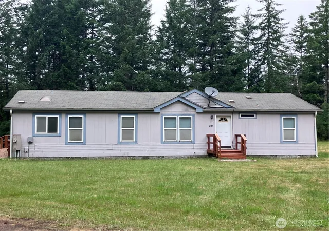 Photo 2 of Sale Pending at 20 W Bridlewood Ct, Shelton, WA 98584 | MLS# NWM2544611 | Listing updated on 2026-09-25