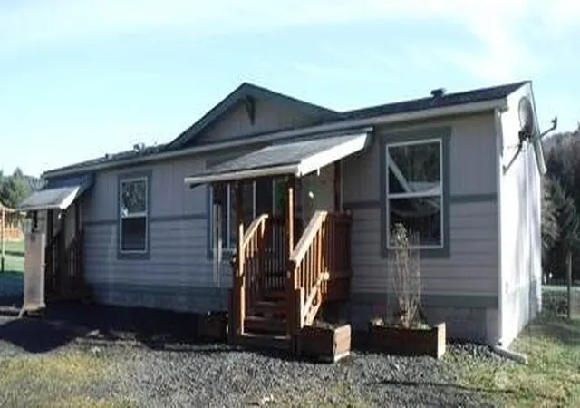 Photo 3 of Manufactured home for sale at 64 Cosset Ln, Raymond, WA 98577 | MLS# NWM2544643 | Listing updated on 2026-09-25