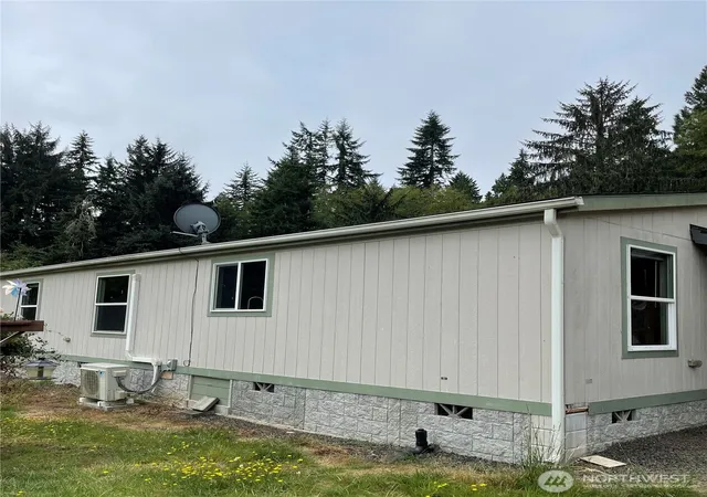 Photo 4 of Manufactured home for sale at 64 Cosset Ln, Raymond, WA 98577 | MLS# NWM2544643 | Listing updated on 2026-09-25
