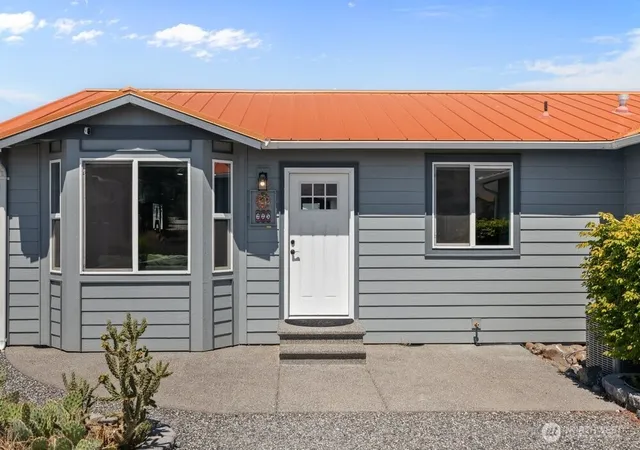 Photo 3 of Single family home for sale at 225 Atterberry Dr SW, Mattawa, WA 99349 | MLS# NWM2544659 | Listing updated on 2026-10-02