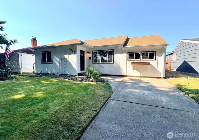 Photo 1 of Sale Pending at 2832 Louisiana St, Longview, WA 98632 | MLS# NWM2544662 | Listing updated on 2026-09-29