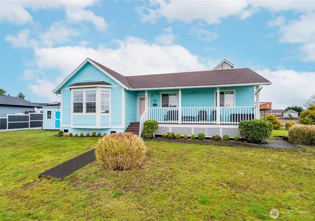Photo 1 of Single family home for sale at 952 Wawona Ave Se, Ocean Shores, WA 98569 | MLS# NWM2544663 | Listing updated on 2026-09-22