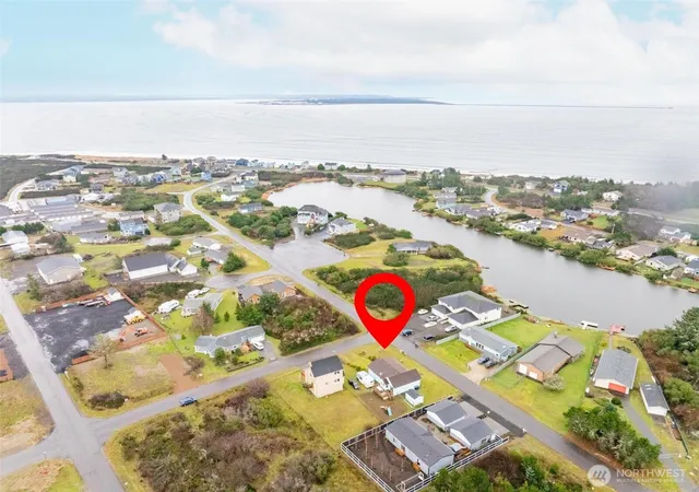 Photo 2 of Single family home for sale at 952 Wawona Ave Se, Ocean Shores, WA 98569 | MLS# NWM2544663 | Listing updated on 2026-09-22